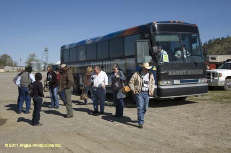 04-TourGroup1